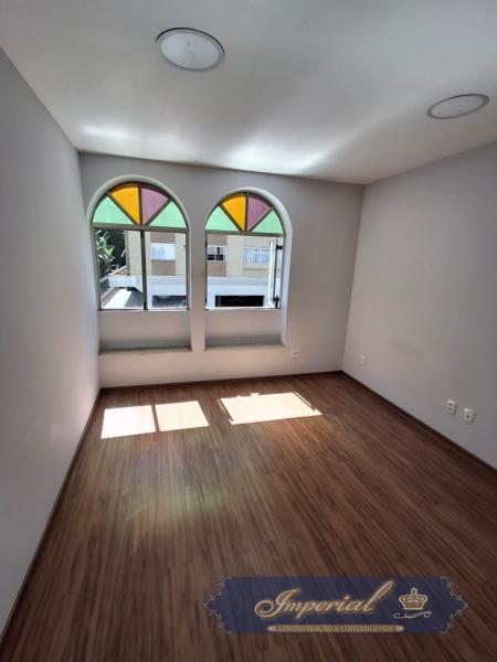 Imóvel Comercial para Alugar em Centro, Petrópolis - RJ - Foto 1
