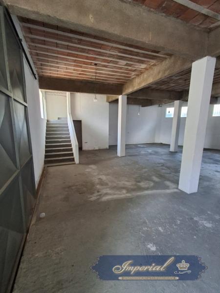 Imóvel Comercial para Alugar em Carangola, Petrópolis - RJ - Foto 2
