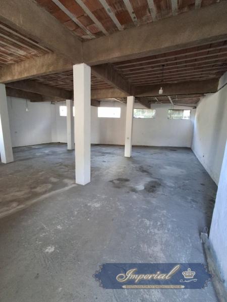 Imóvel Comercial para Alugar em Carangola, Petrópolis - RJ - Foto 1