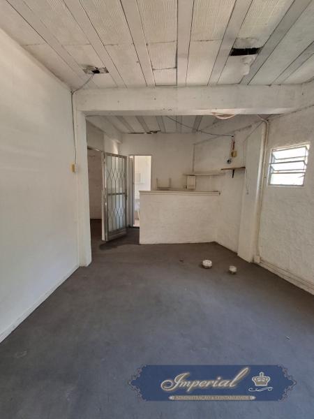 Imóvel Comercial para Alugar em Carangola, Petrópolis - RJ - Foto 7