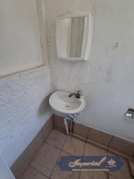 Imóvel Comercial para Alugar em Carangola, Petrópolis - RJ - Foto 9