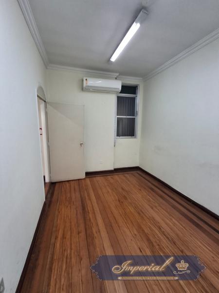 Imóvel Comercial para Alugar em Centro, Petrópolis - RJ - Foto 14