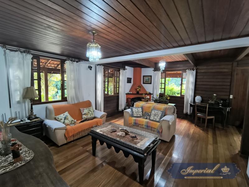 Casa à venda em Nogueira, Petrópolis - RJ