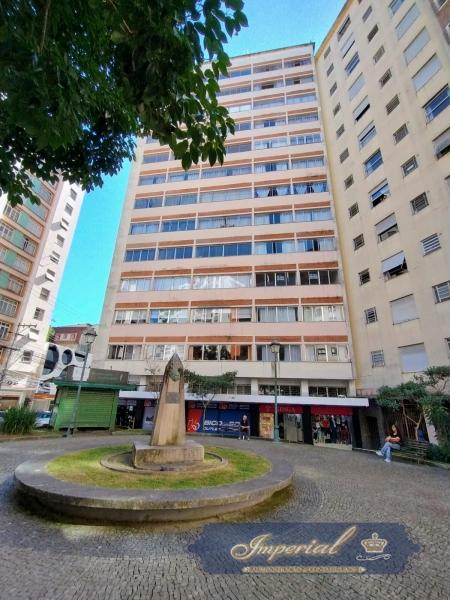 Apartamento para Alugar em Centro, Petrópolis - RJ - Foto 12