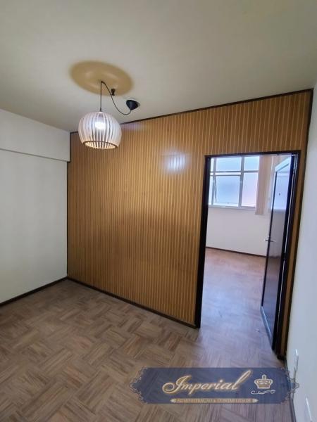 Imóvel Comercial para Alugar em Centro, Petrópolis - RJ - Foto 3