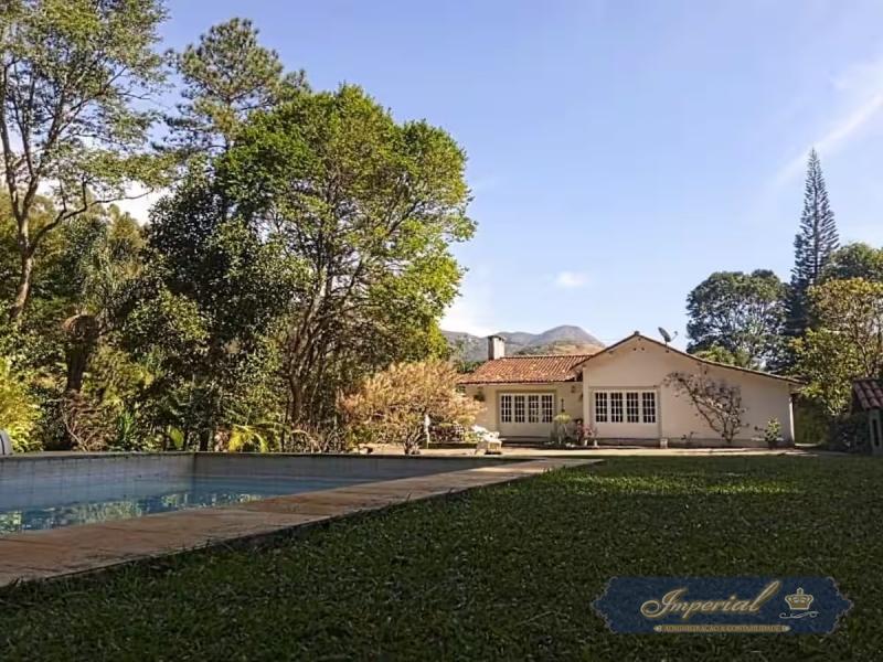 Casa à venda em Carangola, Petrópolis - RJ - Foto 1
