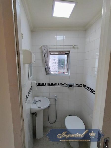 Imóvel Comercial para Alugar em Centro, Petrópolis - RJ - Foto 9