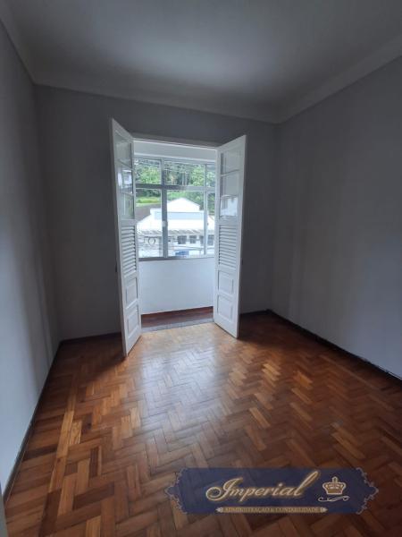 Apartamento para Alugar em Mosela, Petrópolis - RJ - Foto 2
