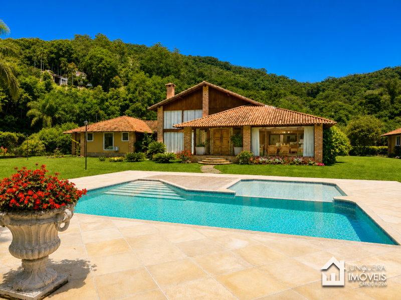 Casa em Condomínio em Pedro do Rio Petrópolis