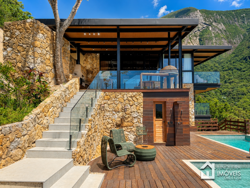 Casa em Condomínio em Araras Petrópolis