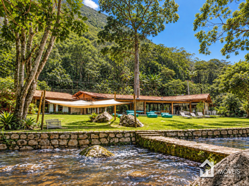 Casa em Condomínio em Corrêas Petrópolis