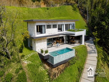 Casa em Condomínio em Corrêas,	Petrópolis