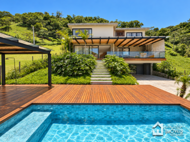 Casa em Condomínio em Corrêas,	Petrópolis