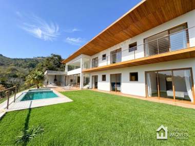 Casa em Condomínio em Pedro do Rio,	Petrópolis