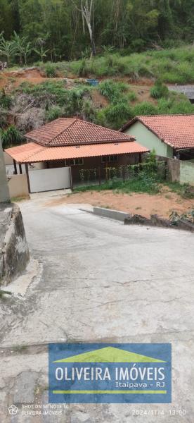 Casa fora de condomínio em Pedro do Rio - Petrópolis/RJ  - 2 Quartos