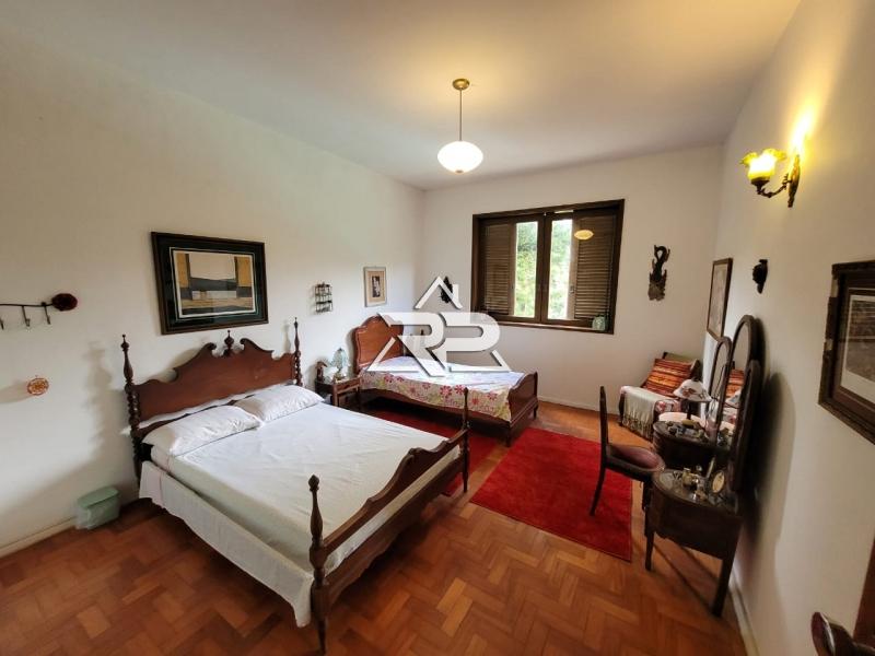 Comprar Casa em Itaipava, Petrópolis/RJ - Renata Pereira Corretora