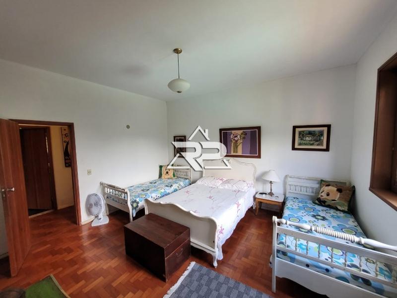 Comprar Casa em Itaipava, Petrópolis/RJ - Renata Pereira Corretora