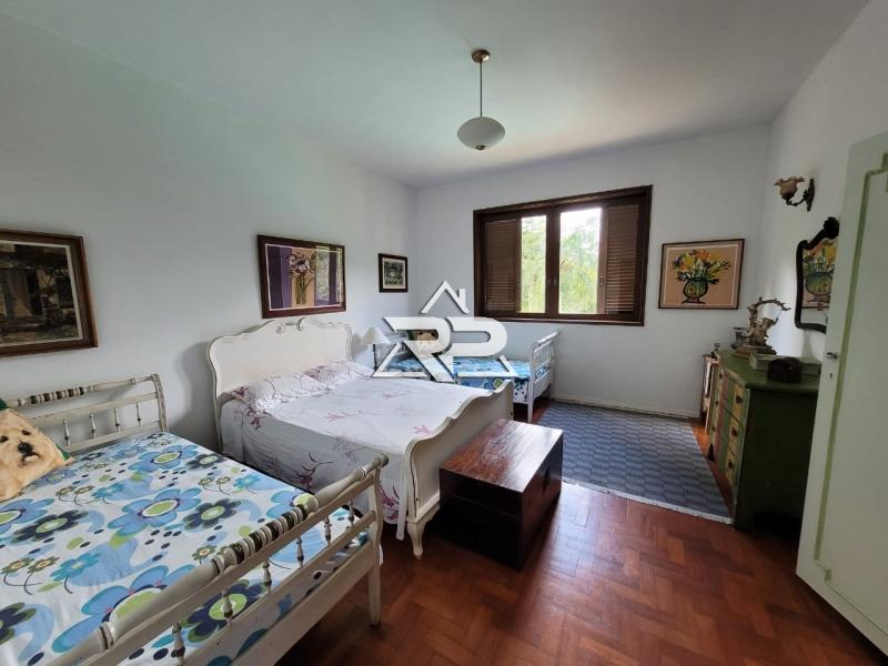 Comprar Casa em Itaipava, Petrópolis/RJ - Renata Pereira Corretora