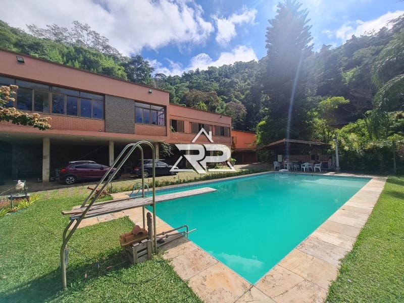 Comprar Casa em Itaipava, Petrópolis/RJ - Renata Pereira Corretora