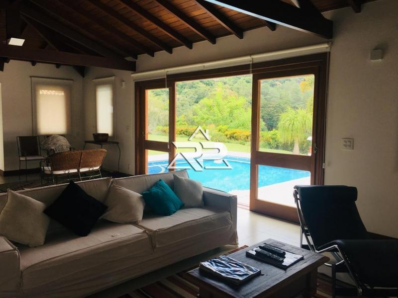 Comprar Casa em Pedro do Rio, Petrópolis/RJ - Renata Pereira Corretora