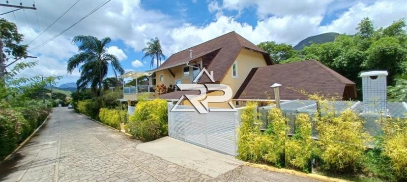 Casa à venda em Itaipava, Petrópolis - RJ