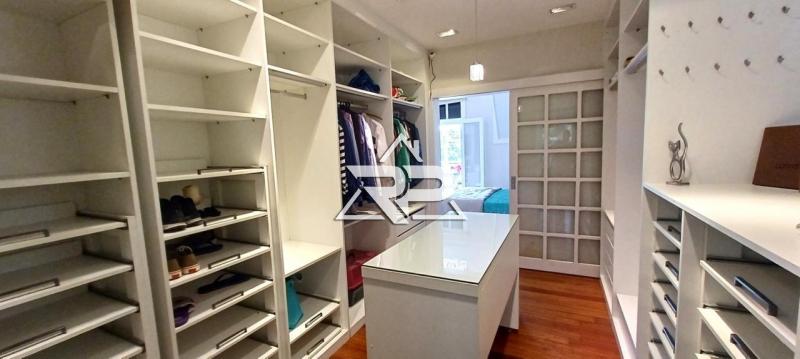 Comprar Casa em Itaipava, Petrópolis/RJ - Renata Pereira Corretora