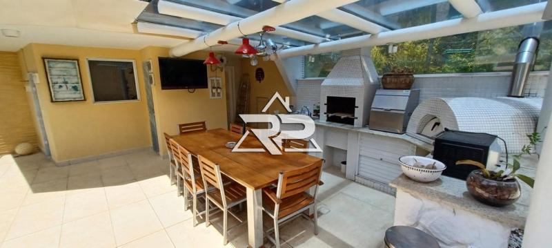 Comprar Casa em Itaipava, Petrópolis/RJ - Renata Pereira Corretora