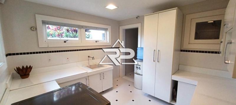 Comprar Casa em Itaipava, Petrópolis/RJ - Renata Pereira Corretora