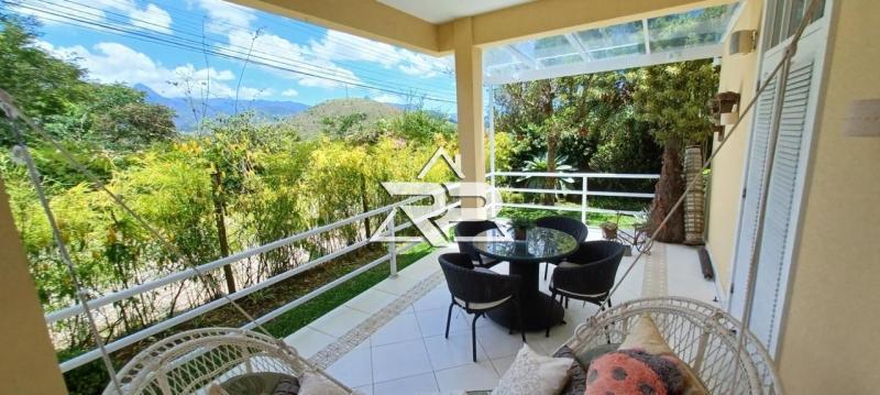 Comprar Casa em Itaipava, Petrópolis/RJ - Renata Pereira Corretora