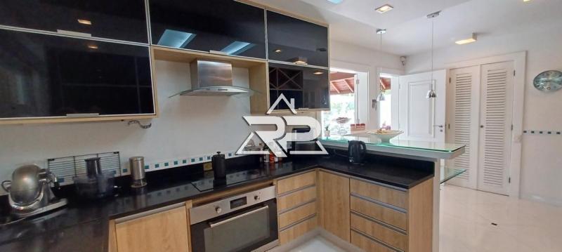 Comprar Casa em Itaipava, Petrópolis/RJ - Renata Pereira Corretora