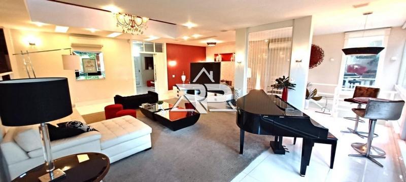 Comprar Casa em Itaipava, Petrópolis/RJ - Renata Pereira Corretora