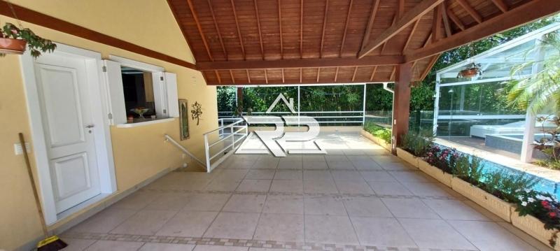 Comprar Casa em Itaipava, Petrópolis/RJ - Renata Pereira Corretora