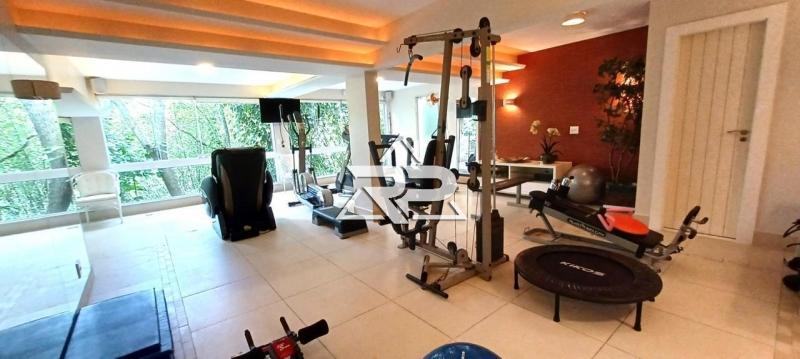 Comprar Casa em Itaipava, Petrópolis/RJ - Renata Pereira Corretora