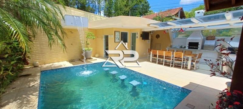 Comprar Casa em Itaipava, Petrópolis/RJ - Renata Pereira Corretora