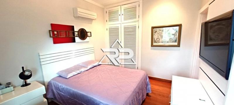 Comprar Casa em Itaipava, Petrópolis/RJ - Renata Pereira Corretora