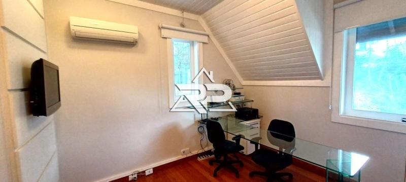 Comprar Casa em Itaipava, Petrópolis/RJ - Renata Pereira Corretora