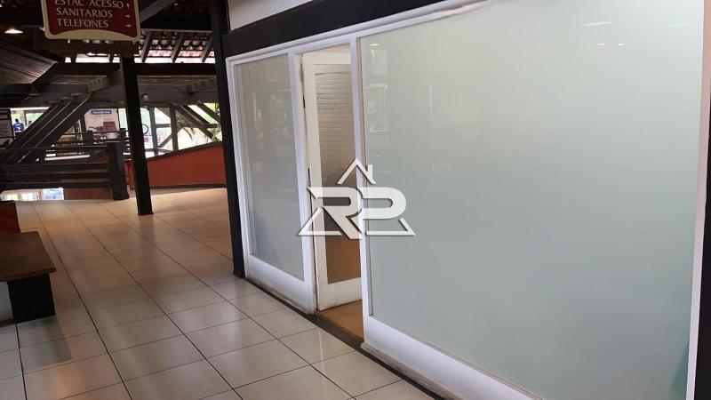 Comprar Loja em Itaipava, Petrópolis/RJ - Renata Pereira Corretora