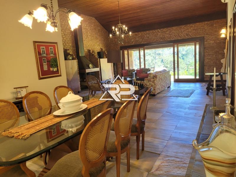 Comprar Casa em Pedro do Rio, Petrópolis/RJ - Renata Pereira Corretora