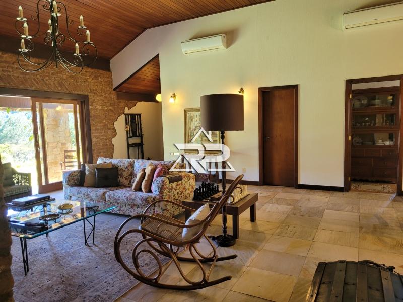 Comprar Casa em Pedro do Rio, Petrópolis/RJ - Renata Pereira Corretora