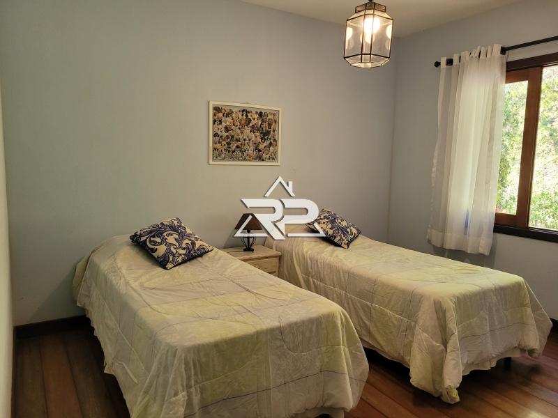 Comprar Casa em Pedro do Rio, Petrópolis/RJ - Renata Pereira Corretora