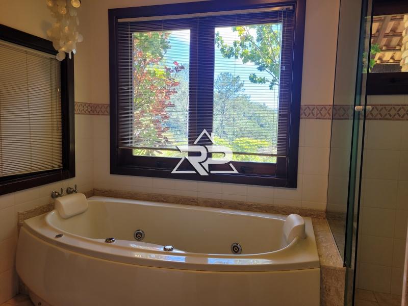 Comprar Casa em Pedro do Rio, Petrópolis/RJ - Renata Pereira Corretora