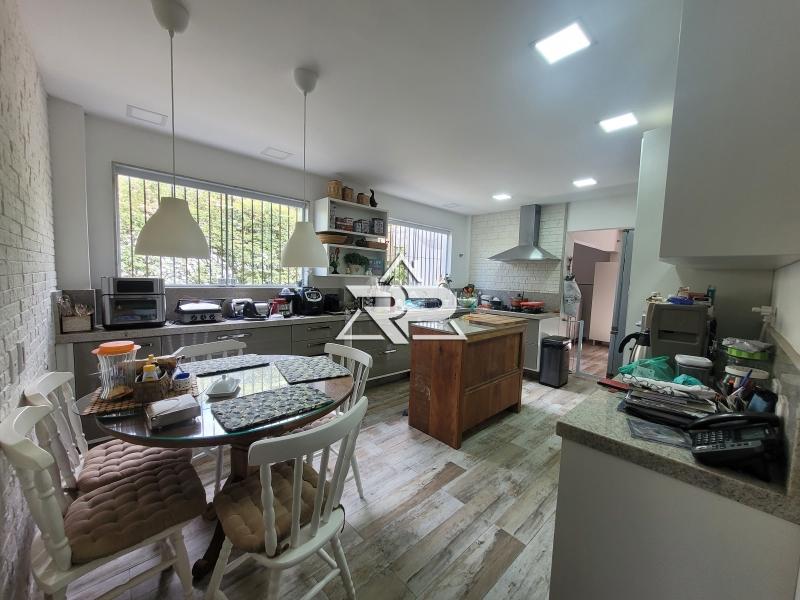 Comprar Casa em Itaipava, Petrópolis/RJ - Renata Pereira Corretora