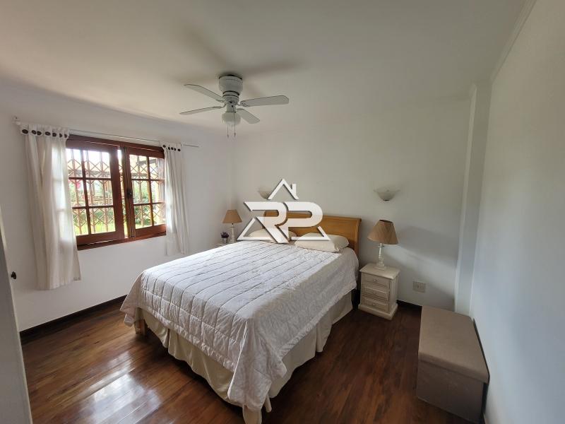 Comprar Casa em Itaipava, Petrópolis/RJ - Renata Pereira Corretora