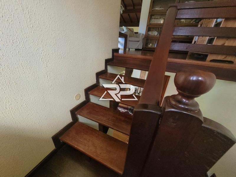 Comprar Casa em Itaipava, Petrópolis/RJ - Renata Pereira Corretora