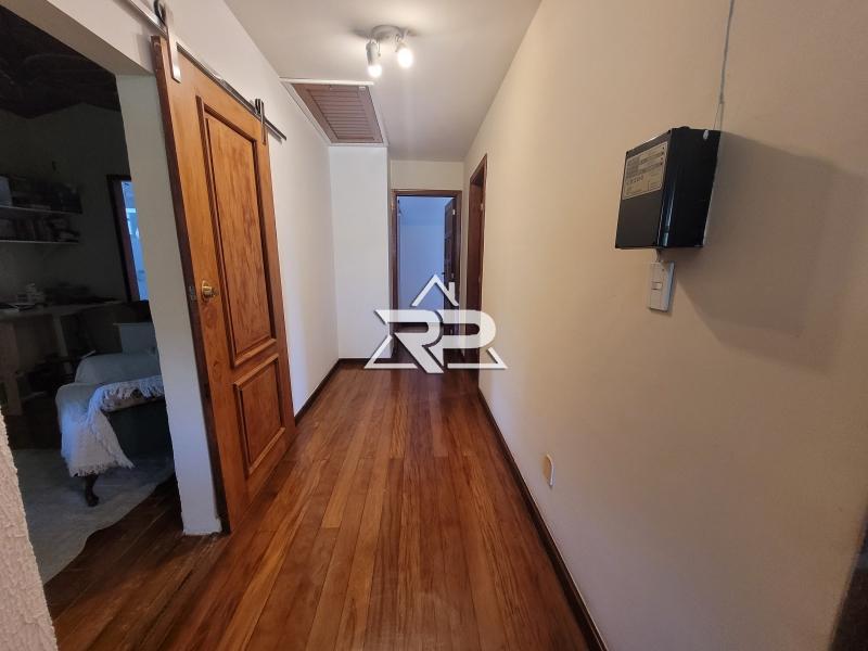 Comprar Casa em Itaipava, Petrópolis/RJ - Renata Pereira Corretora