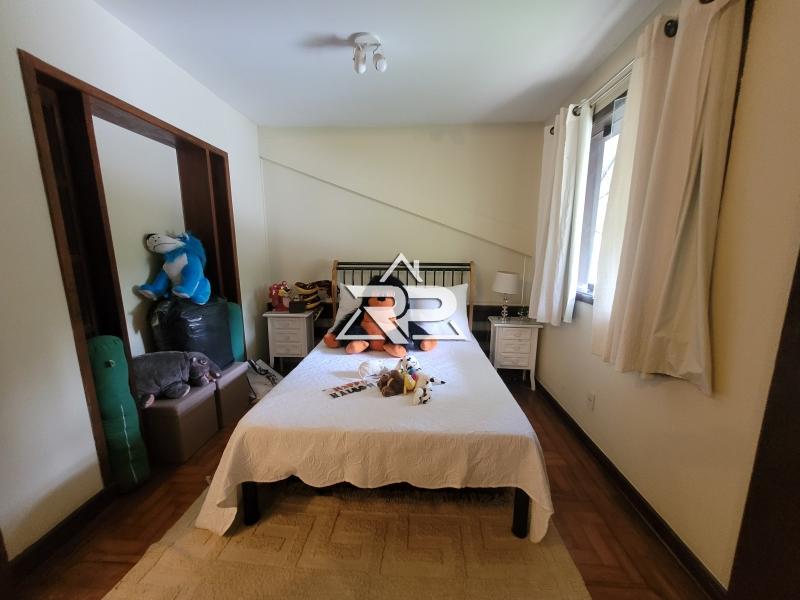 Comprar Casa em Itaipava, Petrópolis/RJ - Renata Pereira Corretora