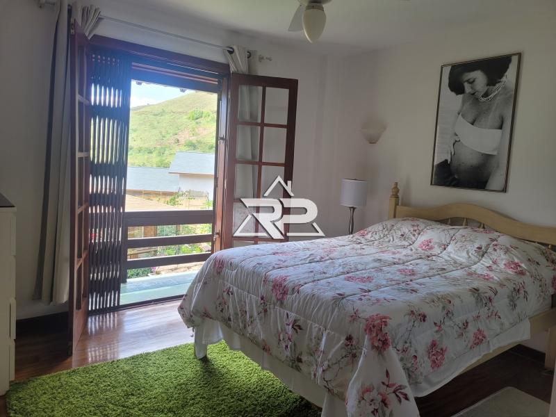 Comprar Casa em Itaipava, Petrópolis/RJ - Renata Pereira Corretora