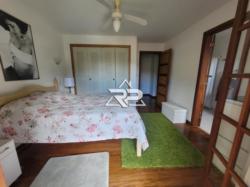 Comprar Casa em Itaipava, Petrópolis/RJ - Renata Pereira Corretora
