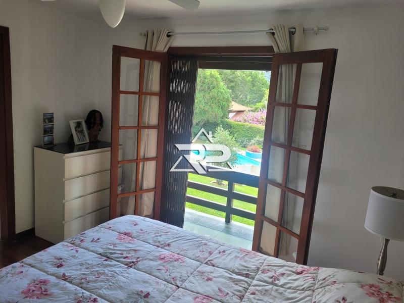 Comprar Casa em Itaipava, Petrópolis/RJ - Renata Pereira Corretora