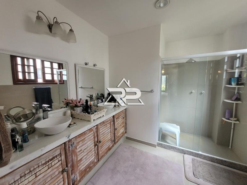 Comprar Casa em Itaipava, Petrópolis/RJ - Renata Pereira Corretora